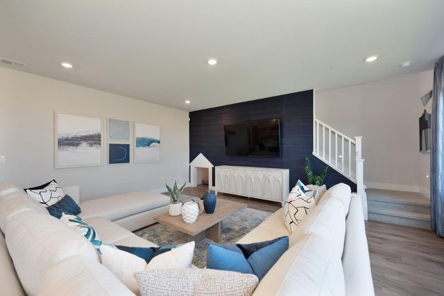 12074 Mircado Way, Rancho Cordova, CA 95742