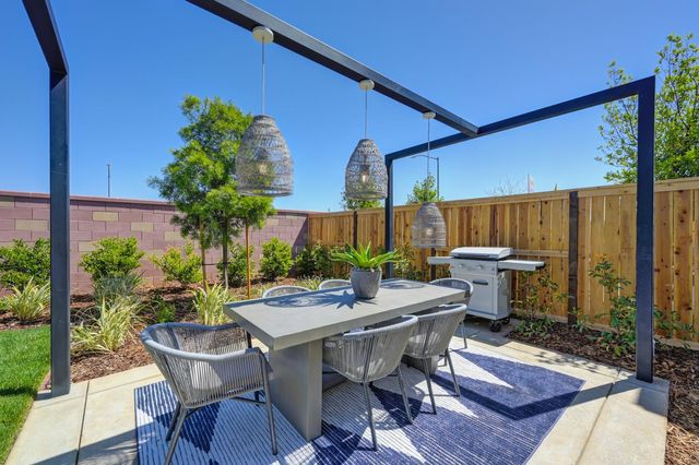 12074 Mircado Way, Rancho Cordova, CA 95742
