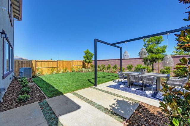 12074 Mircado Way, Rancho Cordova, CA 95742