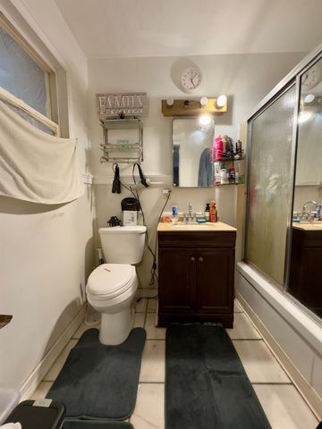 8233 Short Rd, Sacramento, CA 95828