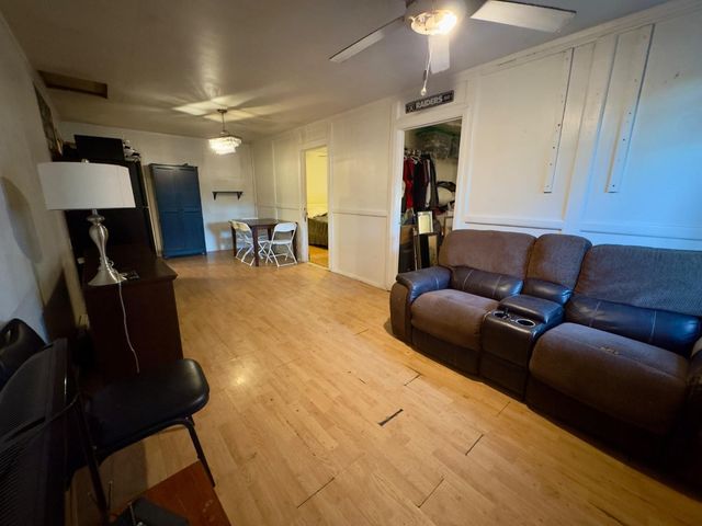8233 Short Rd, Sacramento, CA 95828