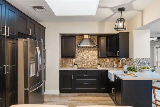 2037 BROADWAY, Clearwater, FL 33755