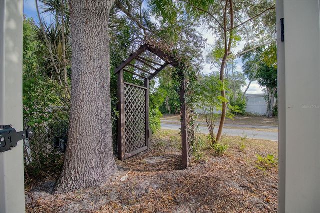 2037 BROADWAY, Clearwater, FL 33755