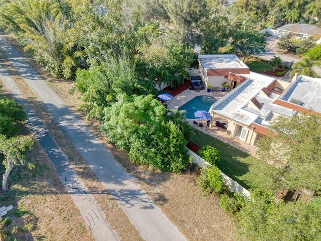 2037 BROADWAY, Clearwater, FL 33755