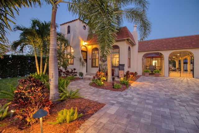 2037 BROADWAY, Clearwater, FL 33755