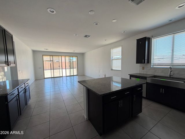 775 S LA MESA Court, Casa Grande, AZ 85122