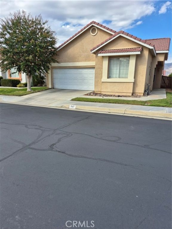 747 Camino De Oro, San Jacinto, CA 92583