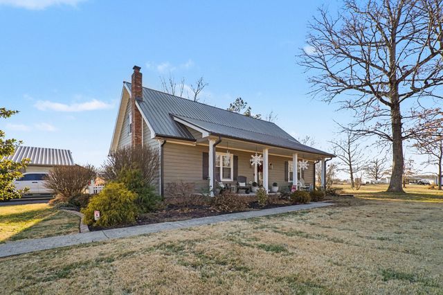 595 White Rd, Portland, TN 37148