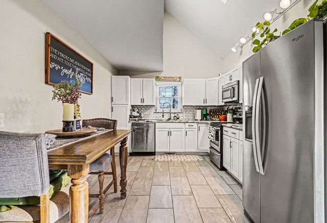 595 White Rd, Portland, TN 37148