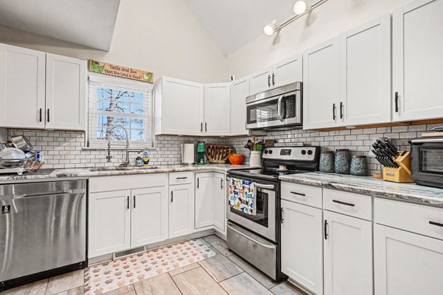 595 White Rd, Portland, TN 37148