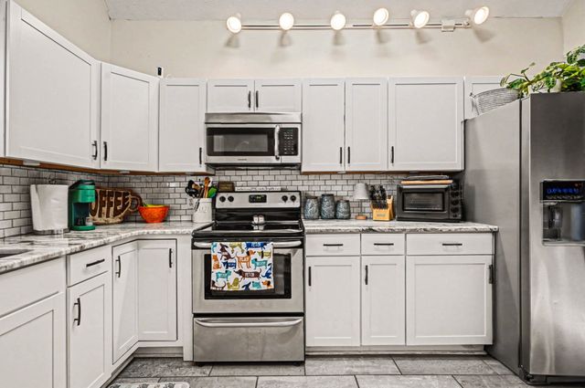 595 White Rd, Portland, TN 37148