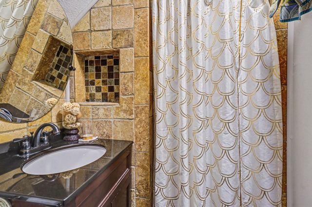 595 White Rd, Portland, TN 37148