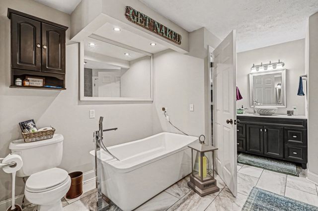 595 White Rd, Portland, TN 37148