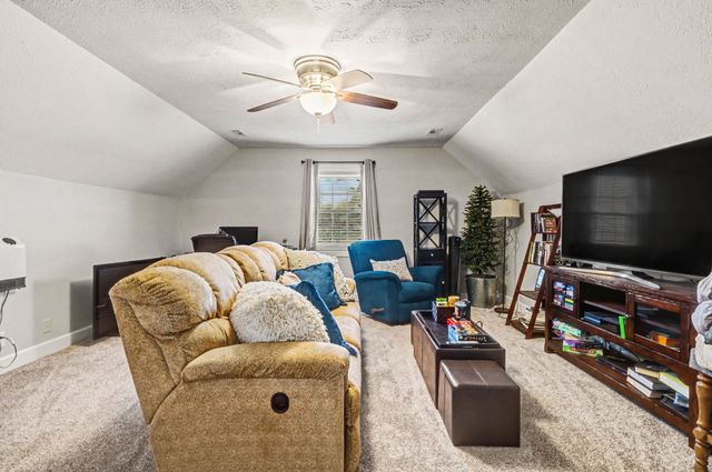 595 White Rd, Portland, TN 37148