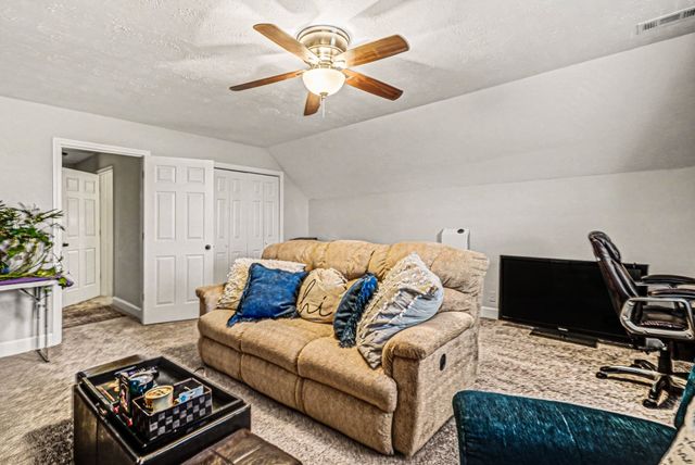 595 White Rd, Portland, TN 37148