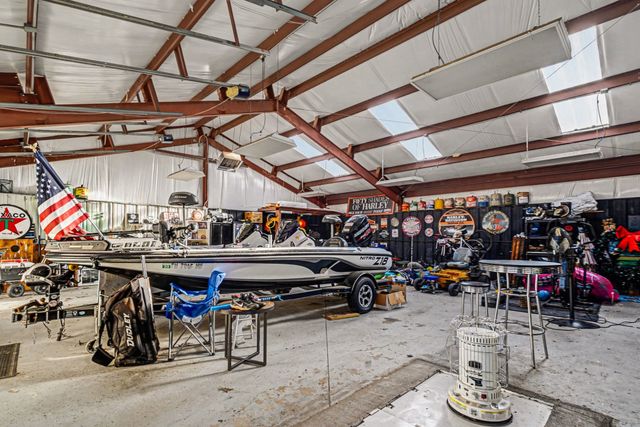 595 White Rd, Portland, TN 37148