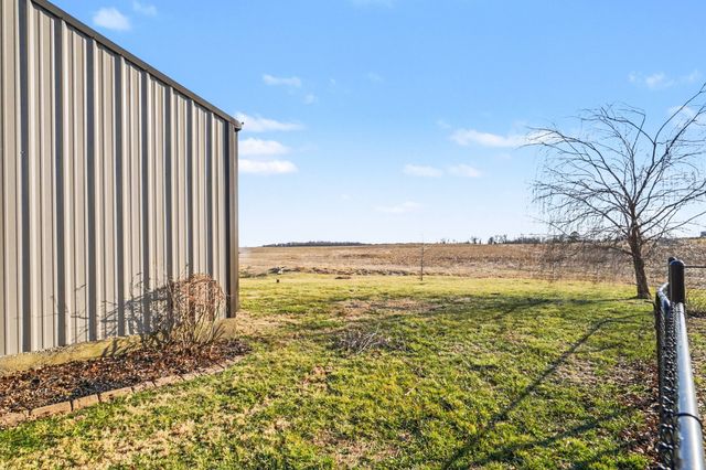 595 White Rd, Portland, TN 37148