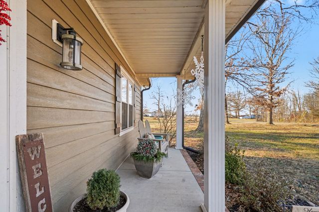 595 White Rd, Portland, TN 37148