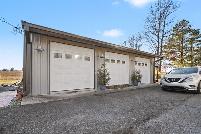 595 White Rd, Portland, TN 37148