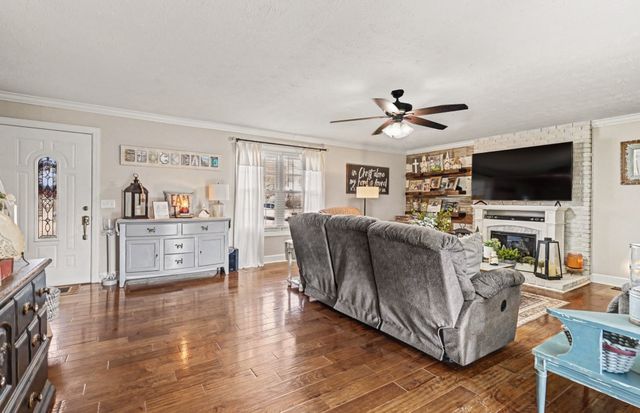 595 White Rd, Portland, TN 37148