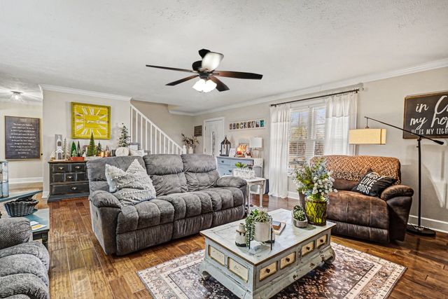 595 White Rd, Portland, TN 37148