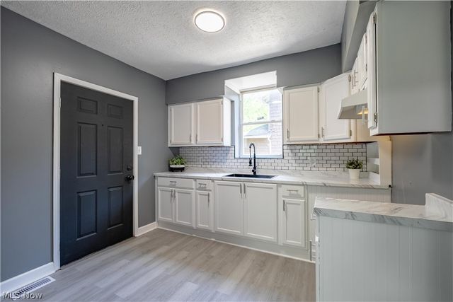 799 Fess Avenue, Akron, OH 44307
