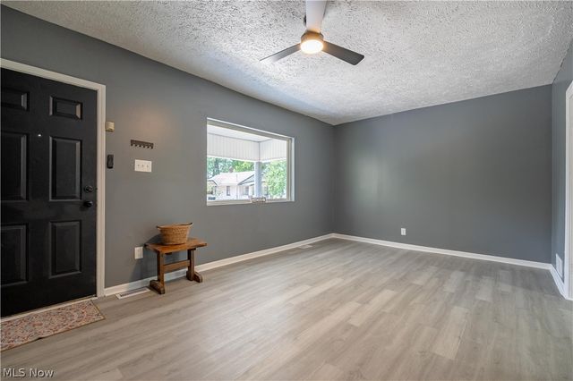799 Fess Avenue, Akron, OH 44307