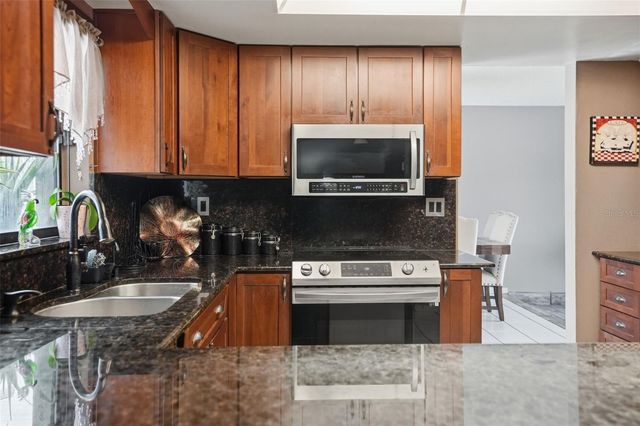 6368 HILLVIEW ROAD, Spring Hill, FL 34606