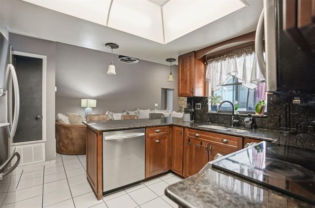 6368 HILLVIEW ROAD, Spring Hill, FL 34606