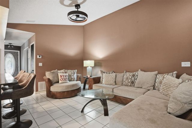 6368 HILLVIEW ROAD, Spring Hill, FL 34606