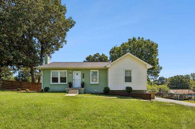 401 Bluebird Ln, Dickson, TN 37055