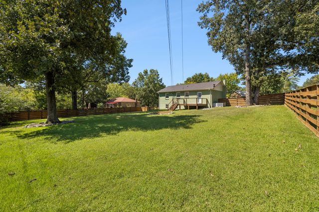 401 Bluebird Ln, Dickson, TN 37055