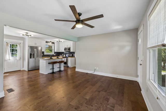 401 Bluebird Ln, Dickson, TN 37055