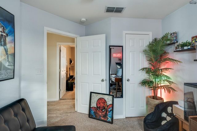 1877 N PETERSON ROAD, Iowa Park, TX 76367