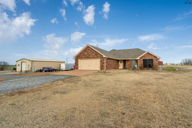 1877 N PETERSON ROAD, Iowa Park, TX 76367