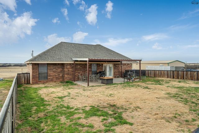 1877 N PETERSON ROAD, Iowa Park, TX 76367