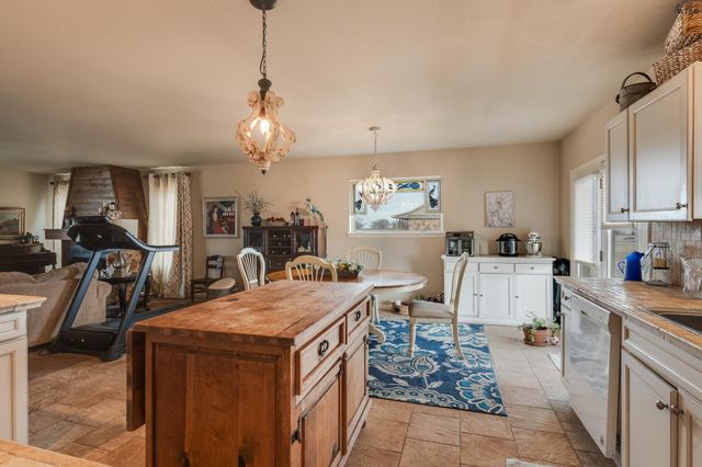 1877 N PETERSON ROAD, Iowa Park, TX 76367