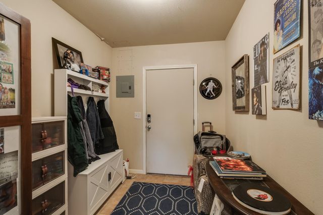 1877 N PETERSON ROAD, Iowa Park, TX 76367