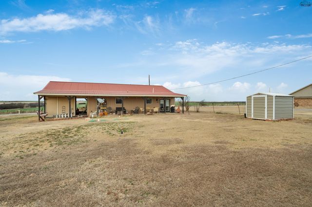 1877 N PETERSON ROAD, Iowa Park, TX 76367