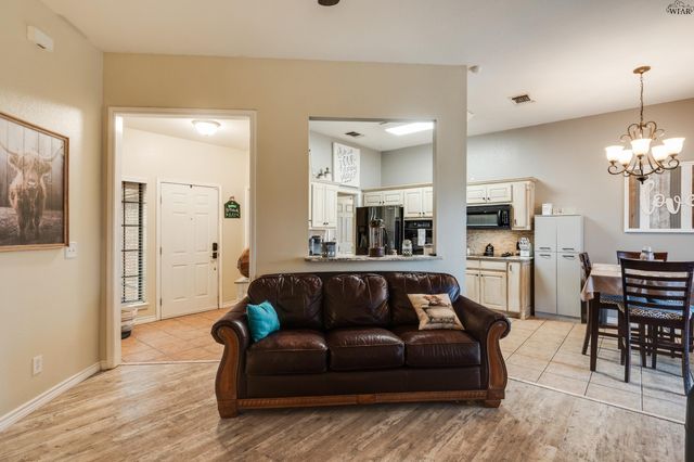 1877 N PETERSON ROAD, Iowa Park, TX 76367