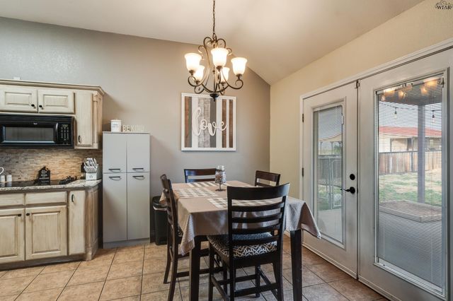 1877 N PETERSON ROAD, Iowa Park, TX 76367