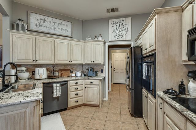 1877 N PETERSON ROAD, Iowa Park, TX 76367