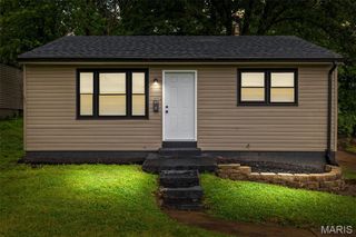 8950 Higginson Drive, Bel Ridge, MO 63121