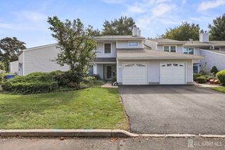 25 Sandpiper Drive, Parlin, NJ 08859
