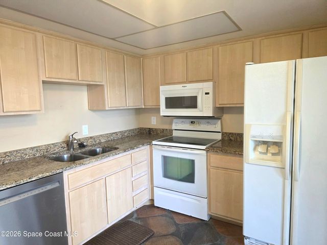 1145 N Shannon Avenue 33, Indialantic, FL 32903
