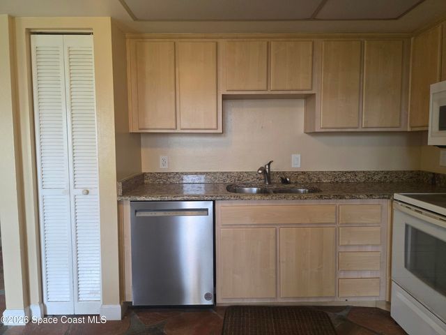 1145 N Shannon Avenue 33, Indialantic, FL 32903