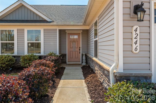4246 Mackinnon Drive, Charlotte, NC 28214