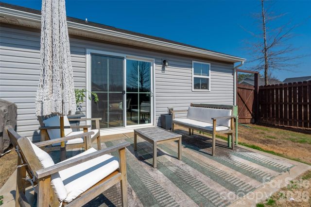 4246 Mackinnon Drive, Charlotte, NC 28214