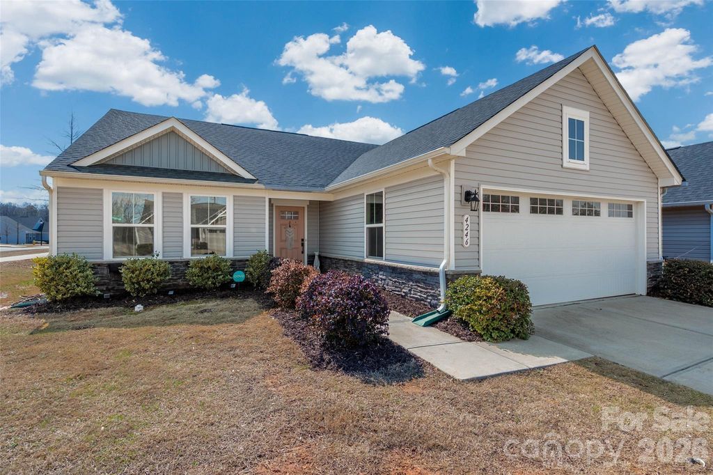 4246 Mackinnon Drive, Charlotte, NC 28214