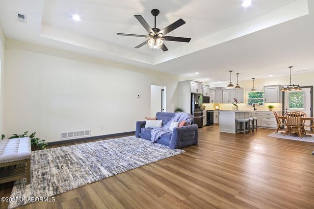 962 Cochise DRIVE, Holts Summit, MO 65043